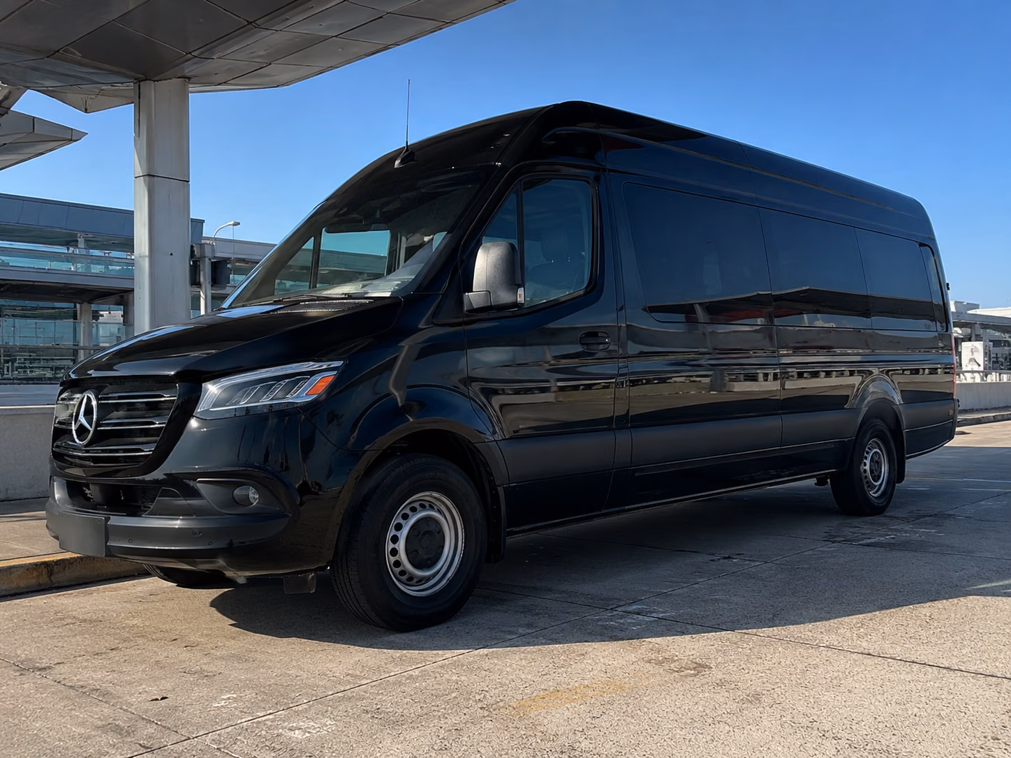 find the perfect transportation for your next airport transfer 5